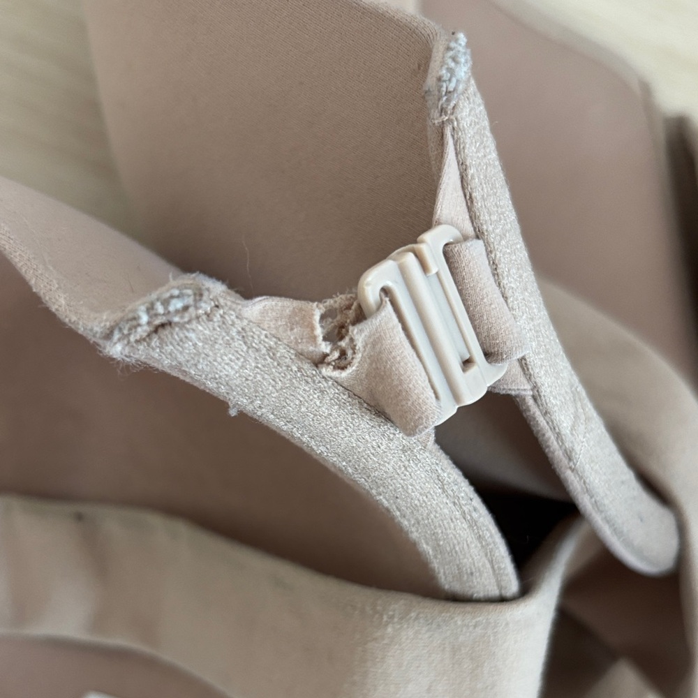 Beige/tan SPANX Cross-Back Bra with Front Closure - Picture 10 of 10